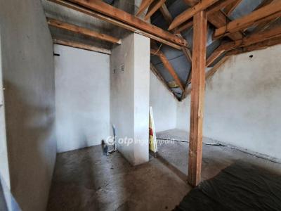 Eladó lakás Püspökladány