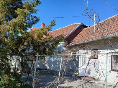 Eladó családi ház Nagyfüged
