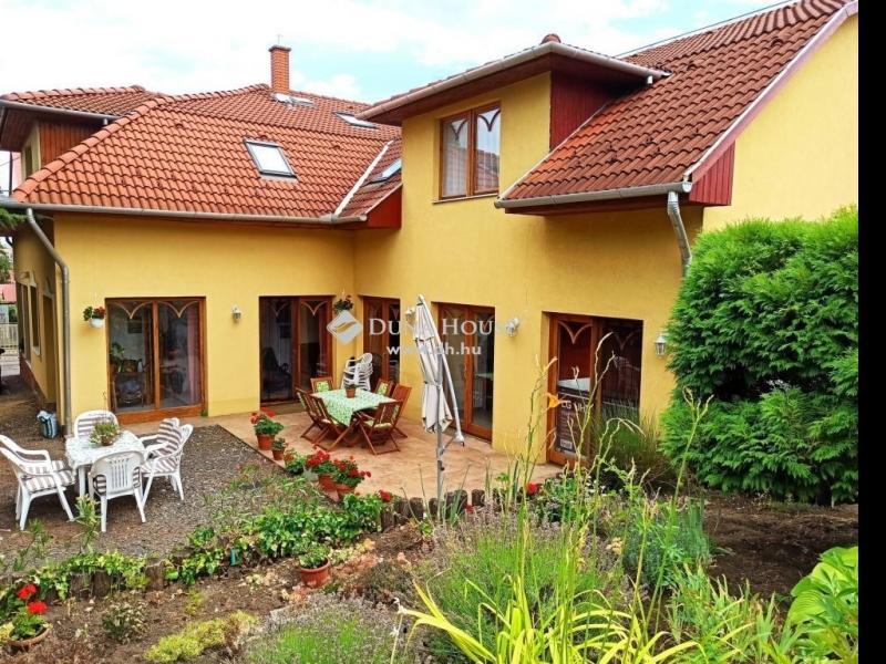 Eladó családi ház Eger