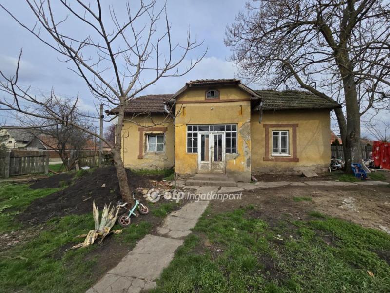 Eladó családi ház Kaba