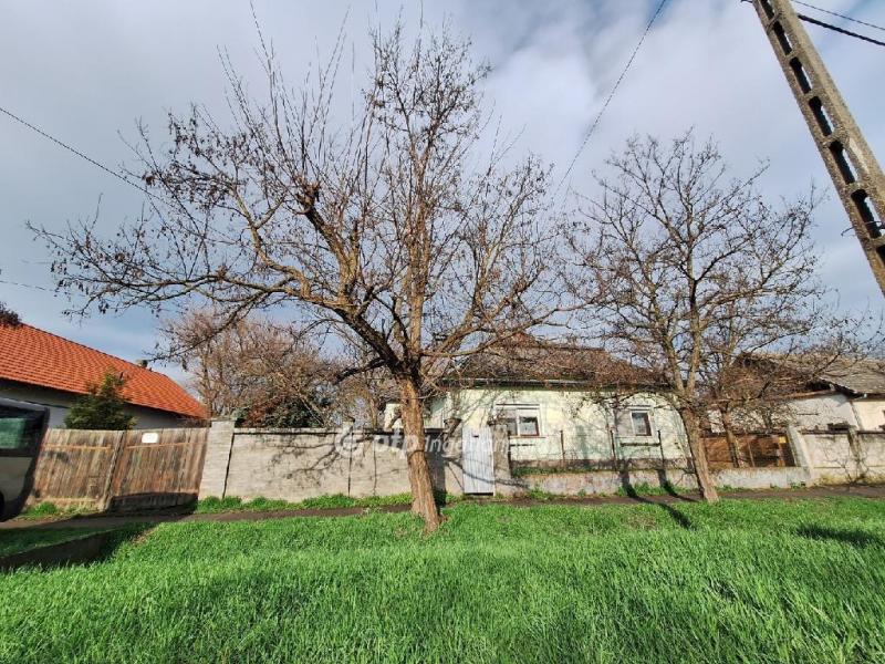Eladó családi ház Füzesgyarmat