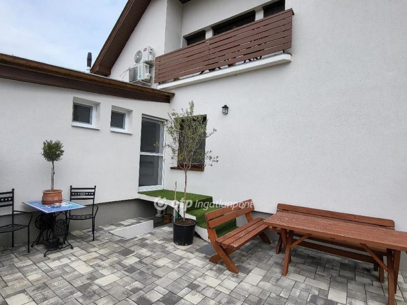 Eladó családi ház Siófok