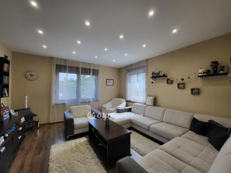 Eladó családi ház Siófok