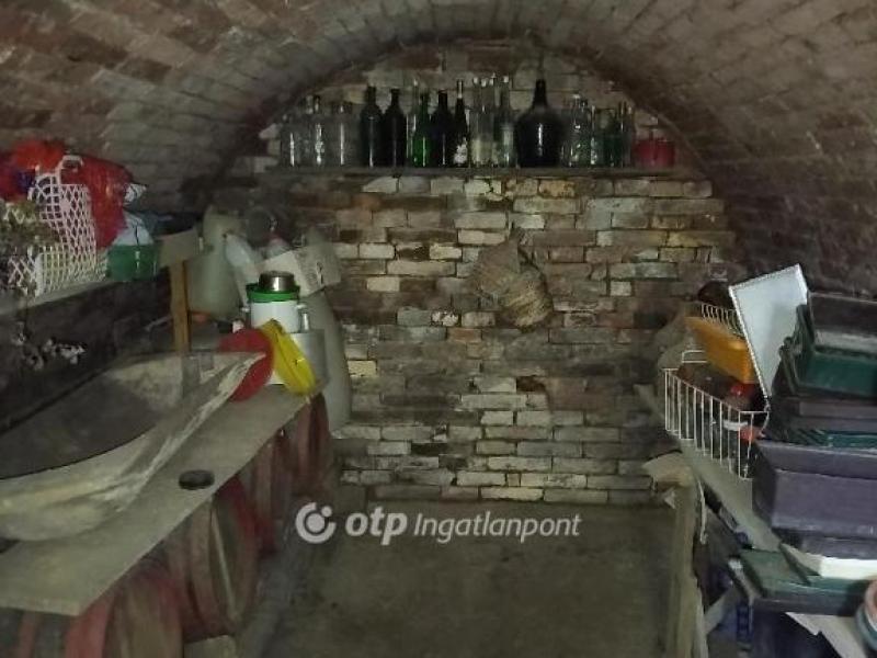 Eladó családi ház Pécs