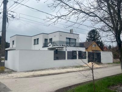 Eladó ikerház - 2440 Százhalombatta, Barátság utca