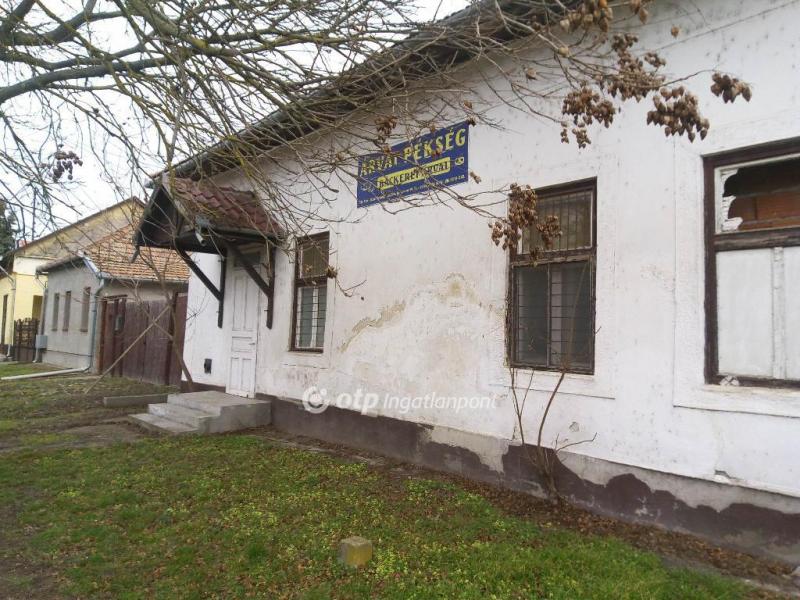 Eladó családi ház Tiszanána