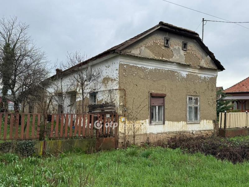 Eladó családi ház Kunmadaras