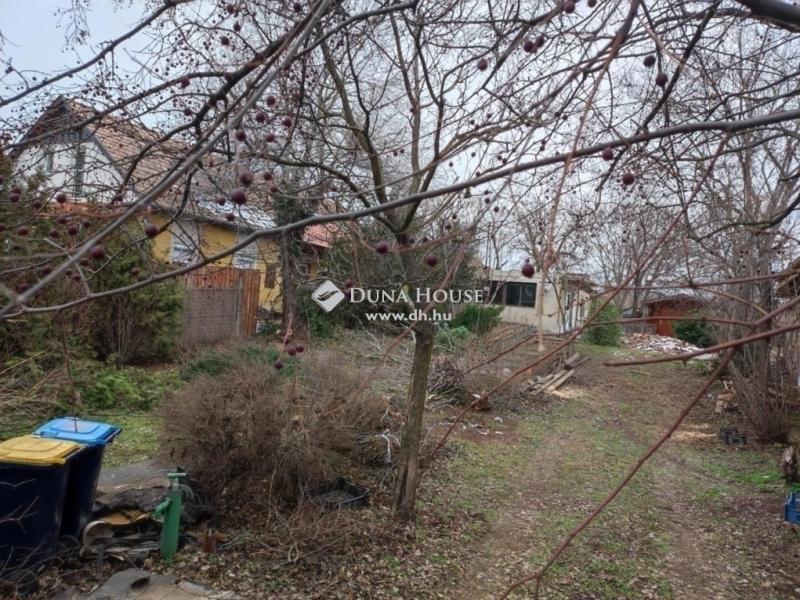 Eladó lakóövezeti telek Budapest