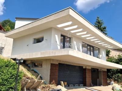 Eladó családi ház Pilisborosjenő