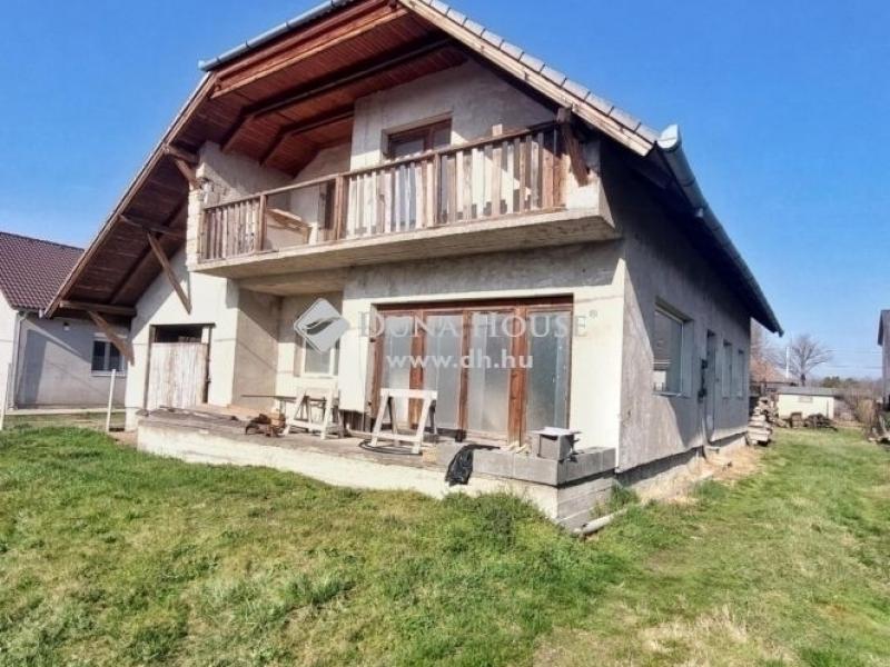 Eladó családi ház Vácrátót