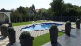 Eladó családi ház Üröm