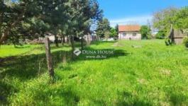 Eladó családi ház Becske