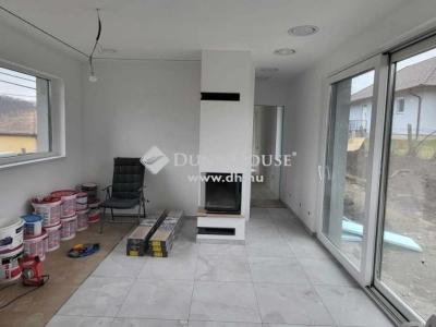 Eladó családi ház Penc