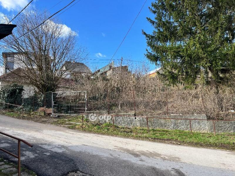 Eladó lakóövezeti telek Miskolc