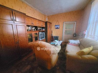 Eladó lakás Mezőhegyes