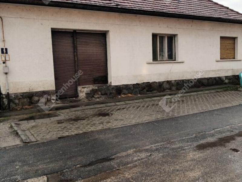 Eladó családi ház Monor