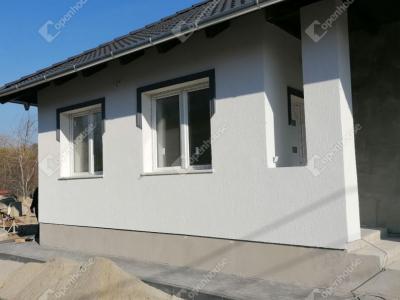 Eladó családi ház Tápióság