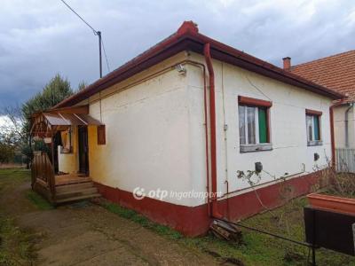 Eladó családi ház Demecser