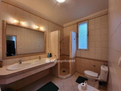 Eladó családi ház Siófok