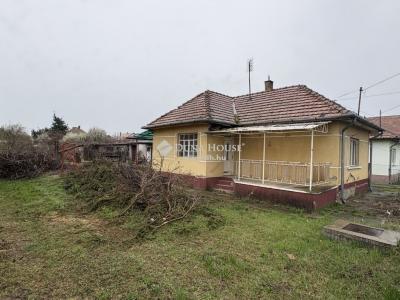 Eladó családi ház Vecsés