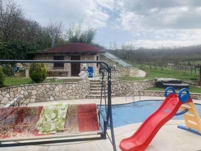 Eladó családi ház Bajót