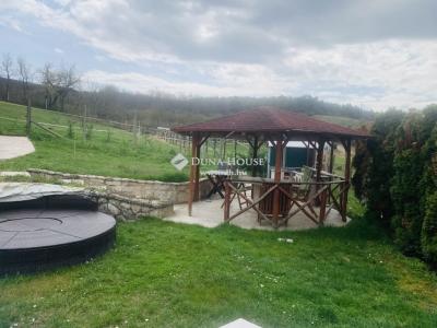 Eladó családi ház Bajót