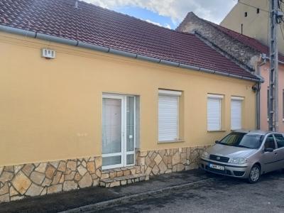 Eladó családi ház Pécs
