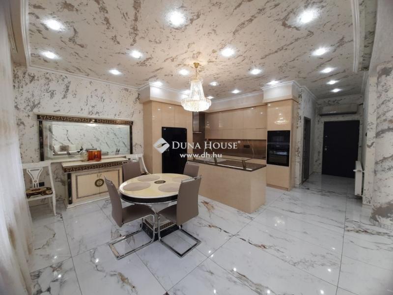 Eladó családi ház Tura