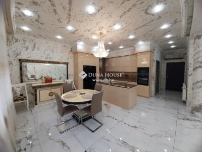 Eladó családi ház Tura