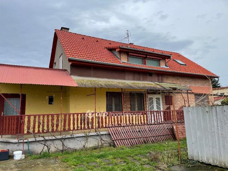 Eladó családi ház Gyula