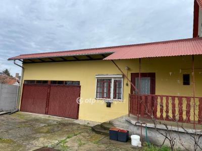 Eladó családi ház Gyula