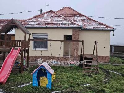 Eladó családi ház - 5100 Jászberény