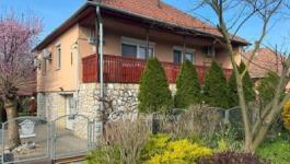 Eladó családi ház Poroszló