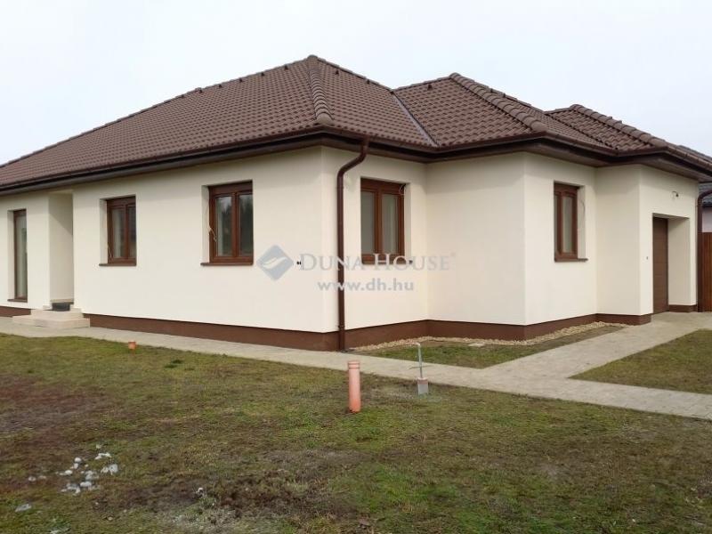 Eladó családi ház Békéscsaba