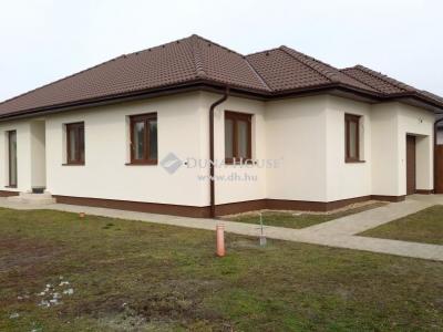 Eladó családi ház - 5600 Békéscsaba