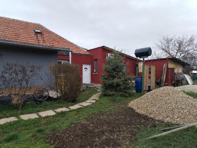 Eladó családi ház Martonvásár