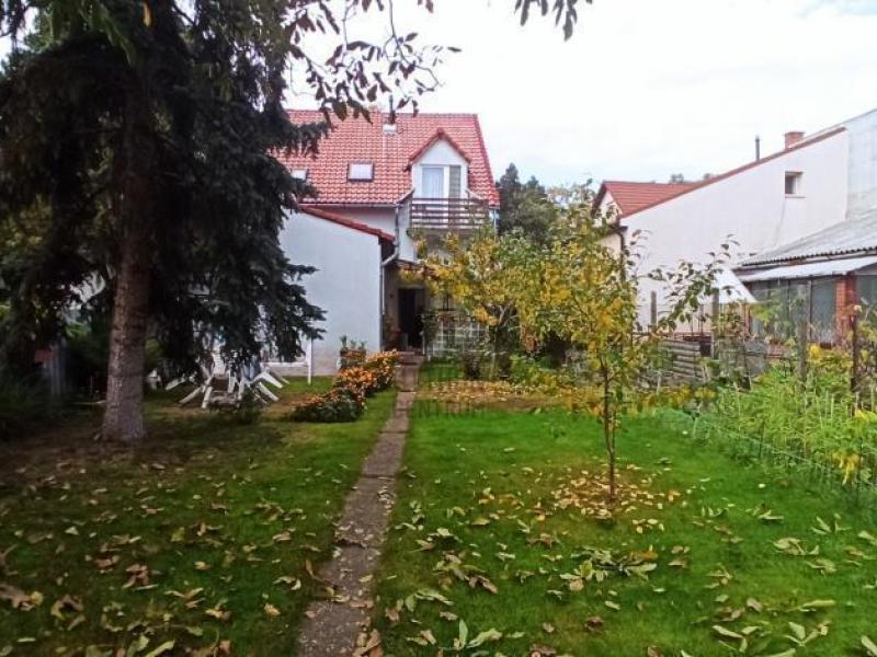 Eladó családi ház Budapest