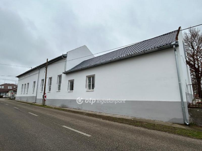Eladó sorház Biharkeresztes