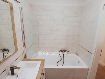 Eladó lakás Zamárdi