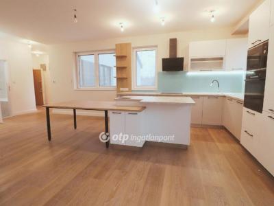 Eladó lakás Zamárdi