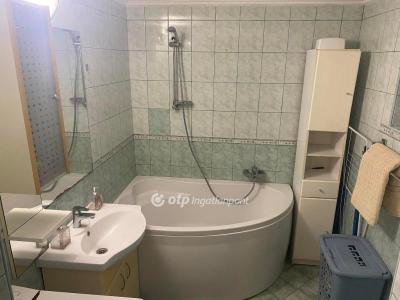 Eladó családi ház Abony