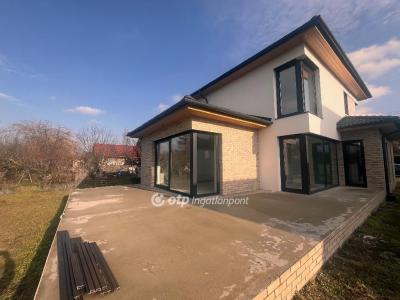 Eladó családi ház - 6726 Szeged