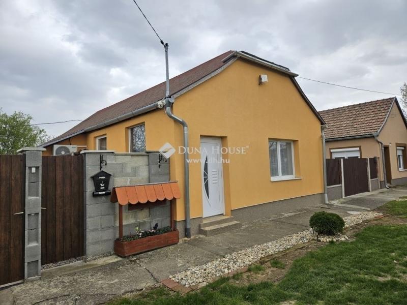 Eladó családi ház Nagytótfalu