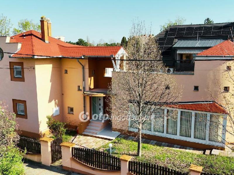 Eladó családi ház Siófok