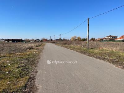 Eladó lakóövezeti telek - 8111 Seregélyes