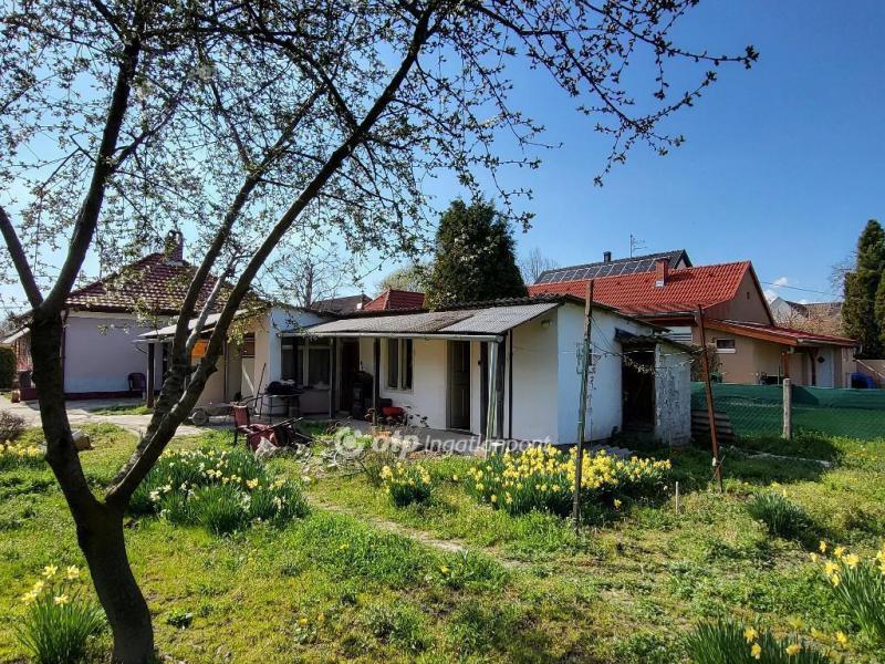 Eladó családi ház Siófok