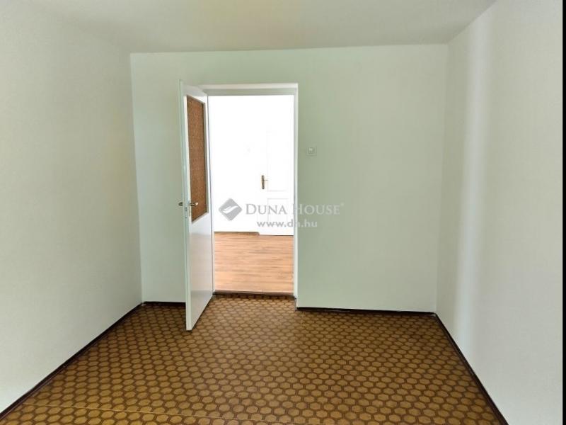 Eladó családi ház Piliscsév