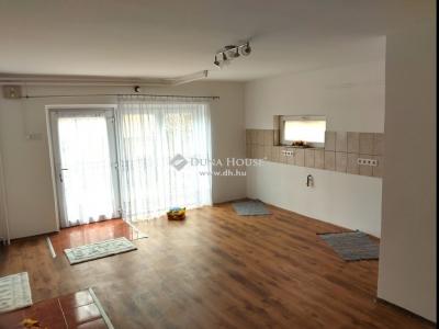 Eladó családi ház Piliscsév