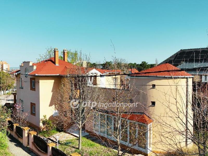 Eladó családi ház Siófok