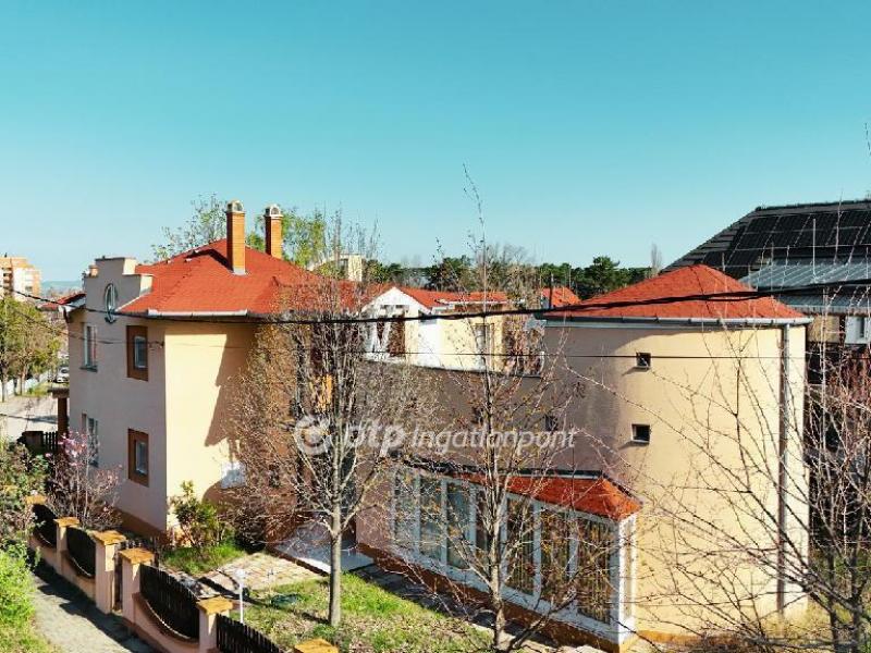 Eladó családi ház Siófok